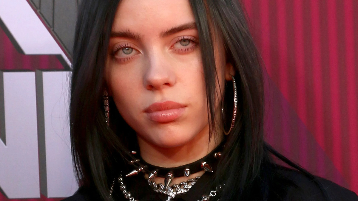 Billie Eilish Expresses Discomfort With TikTokers At People’s Choice Awards