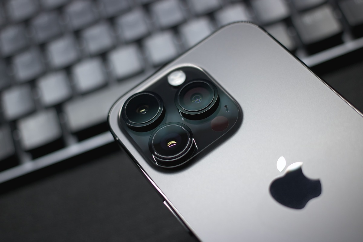 Clear Capture: Troubleshooting Blurry Camera Issues On IPhone 14