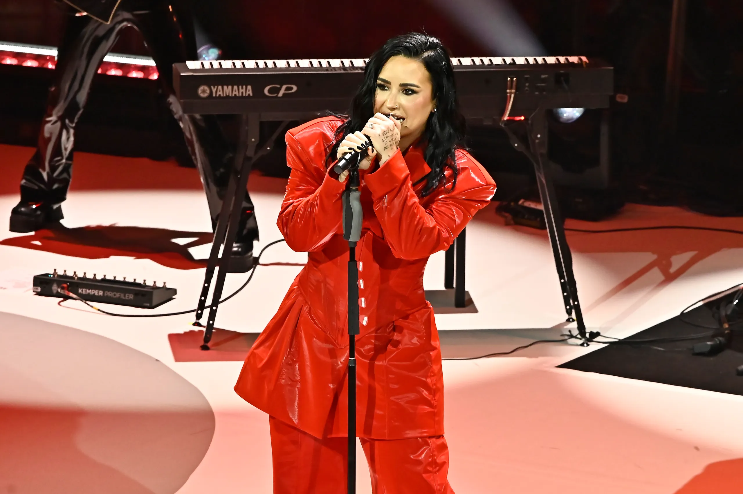 Demi Lovato's Empowering Performance at AHA Event | CitizenSide