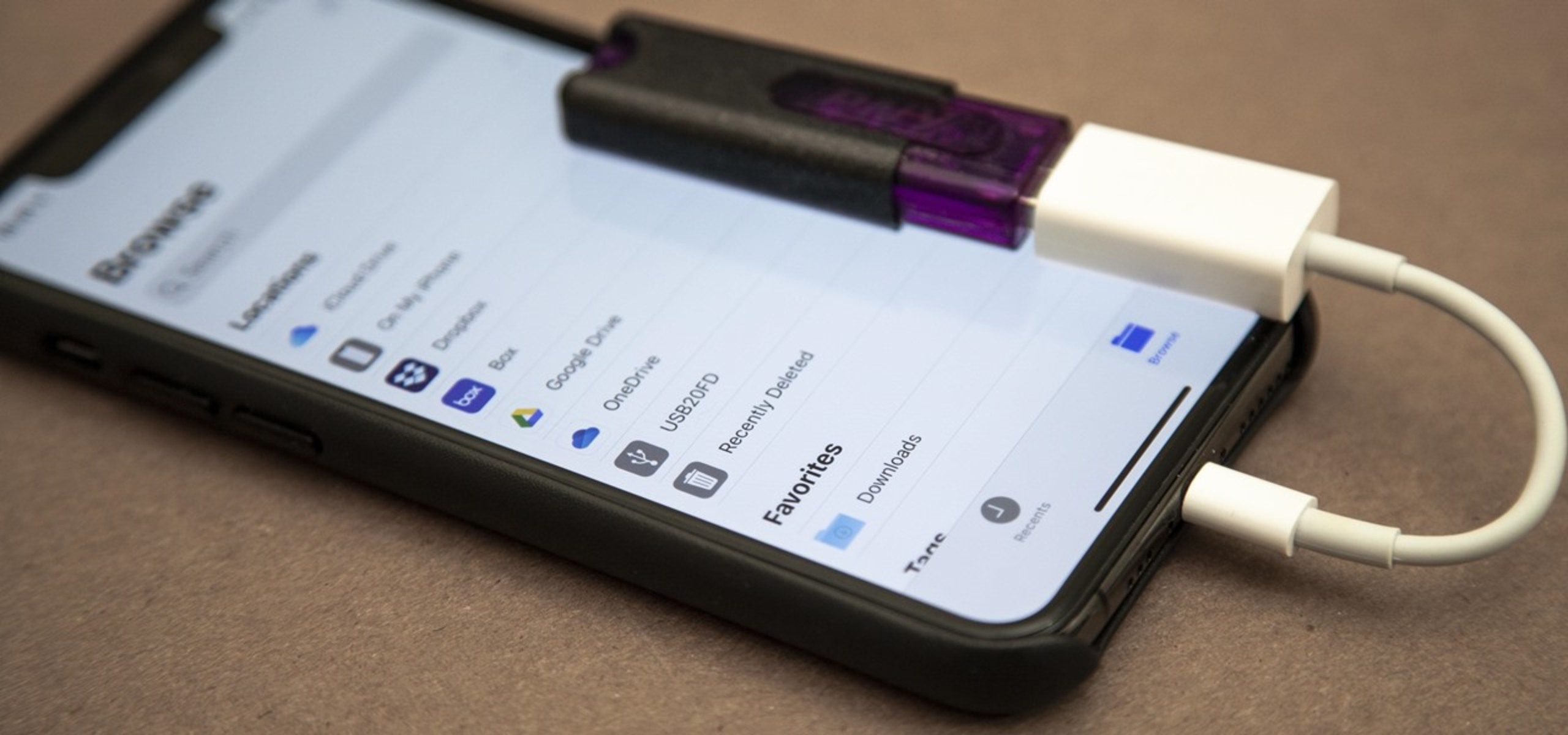 External Storage: Connecting A Flash Drive To IPhone 10