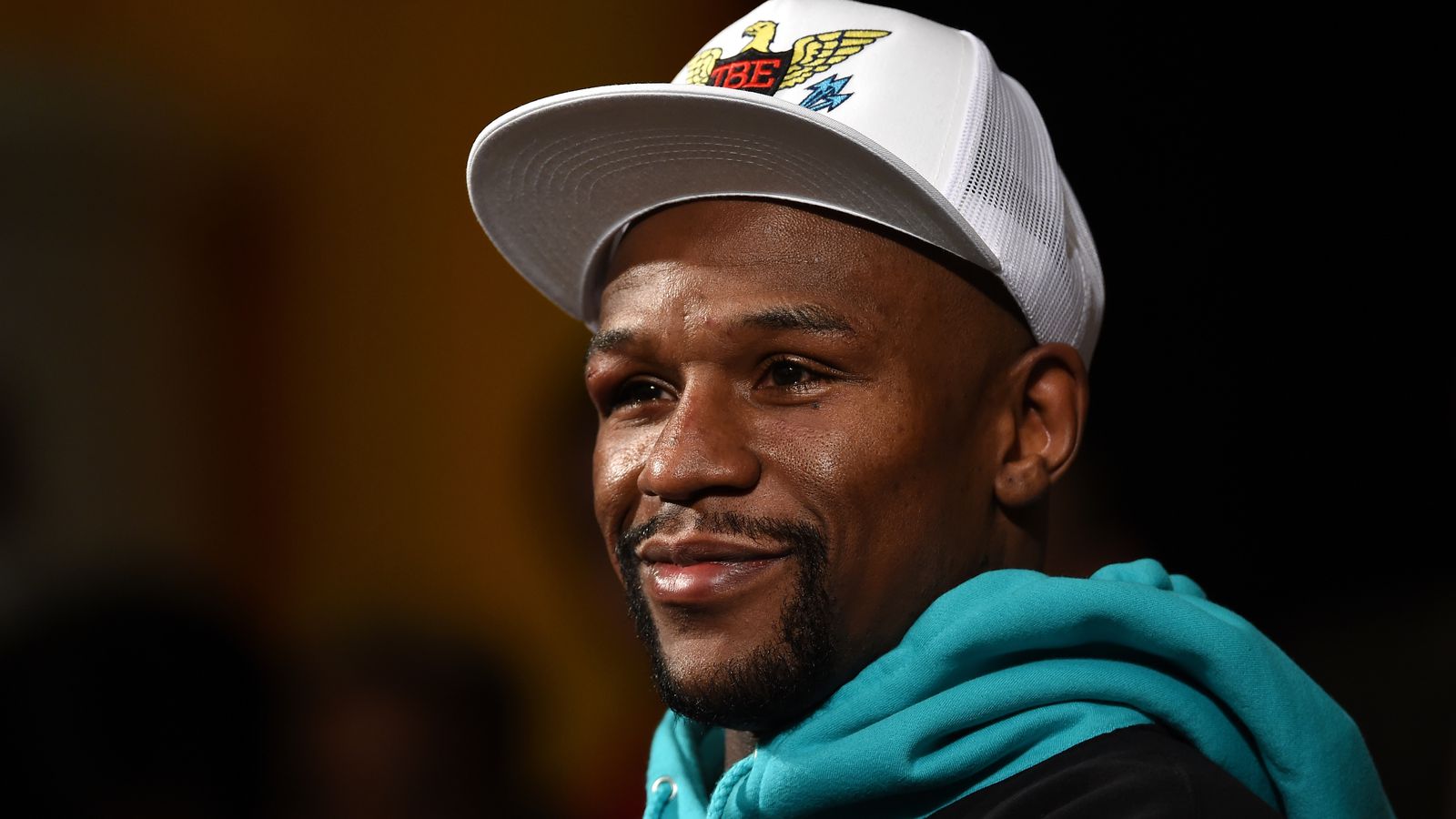 Floyd Mayweather Spends Over $1 Million On Super Bowl Suite For Himself And 34 Friends