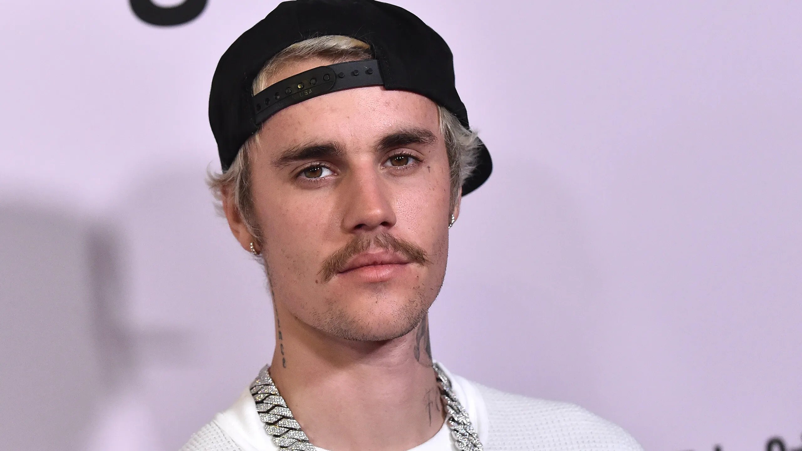 Justin Bieber Spotted With Pastor Judah Smith In Las Vegas Before Super Bowl