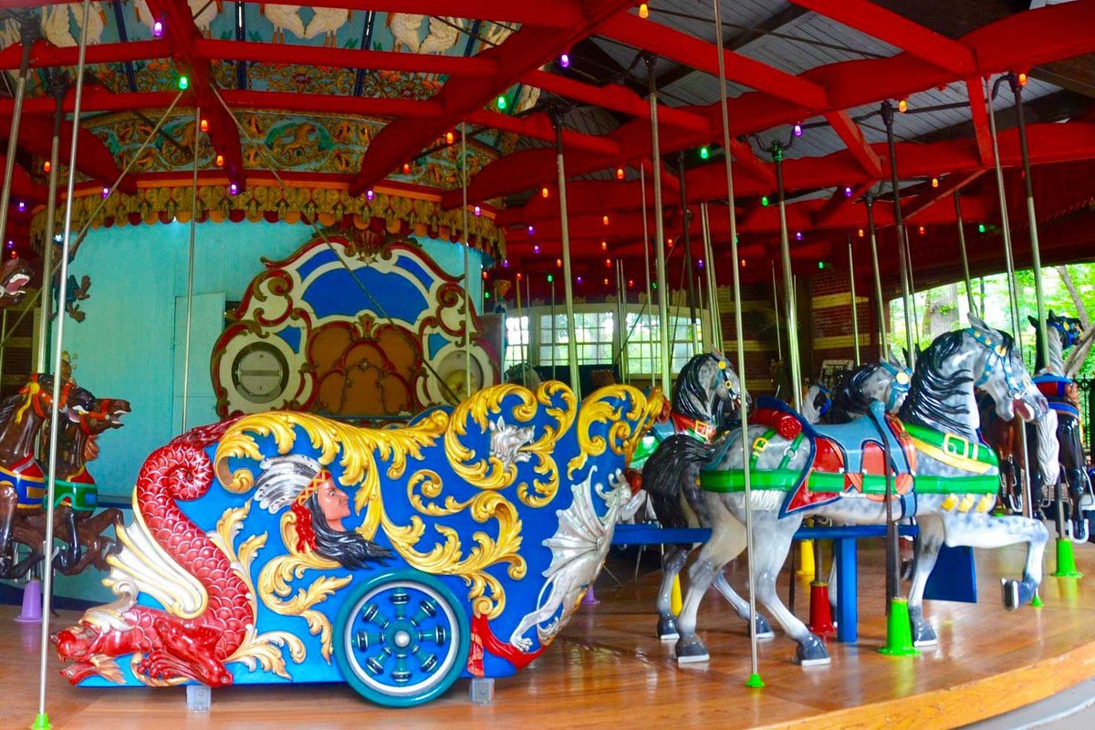 peta-urges-chance-rides-to-replace-animal-designs-on-carousels