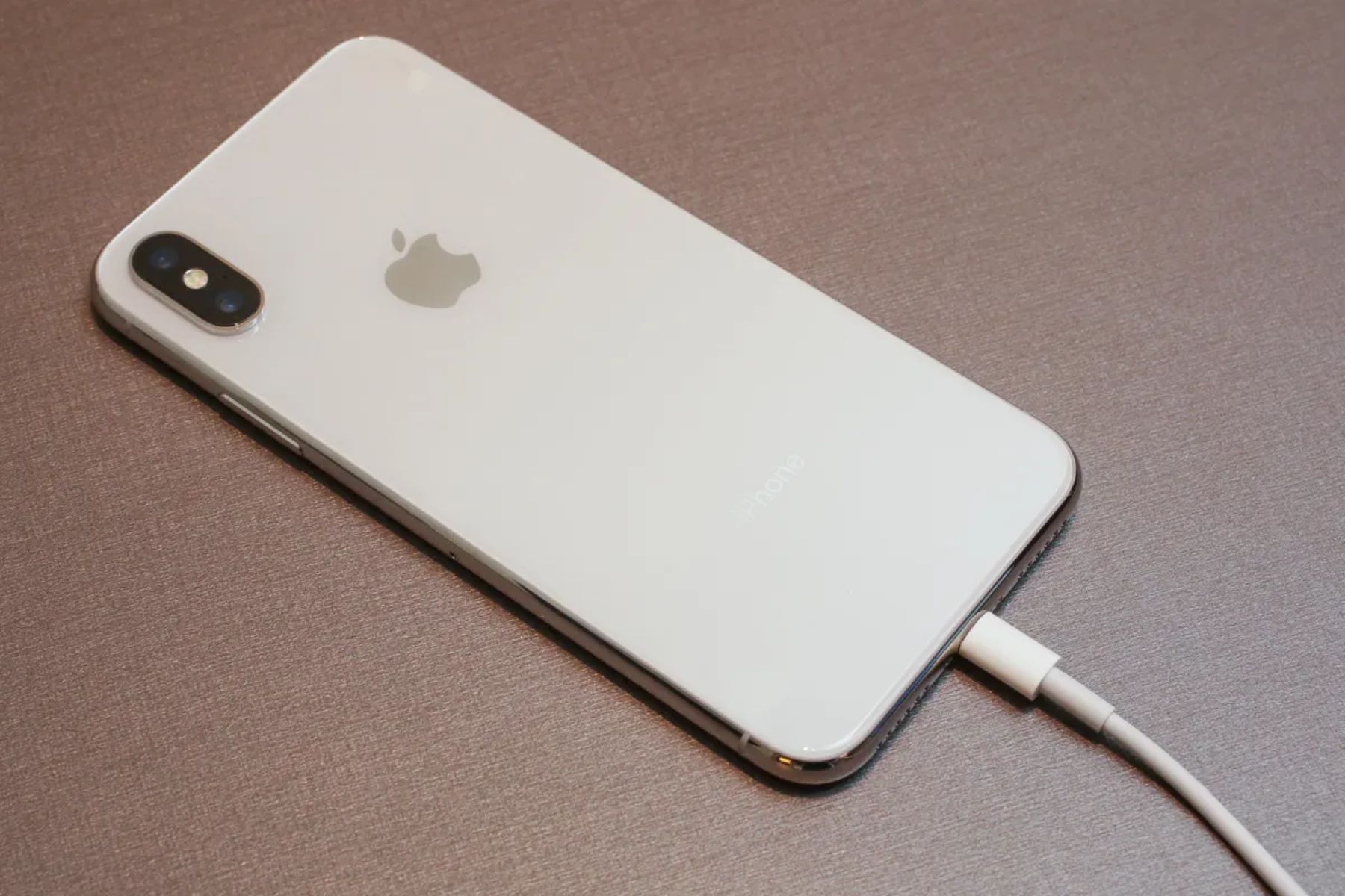 Power Cord Compatibility: Identifying IPhone 10 Cable
