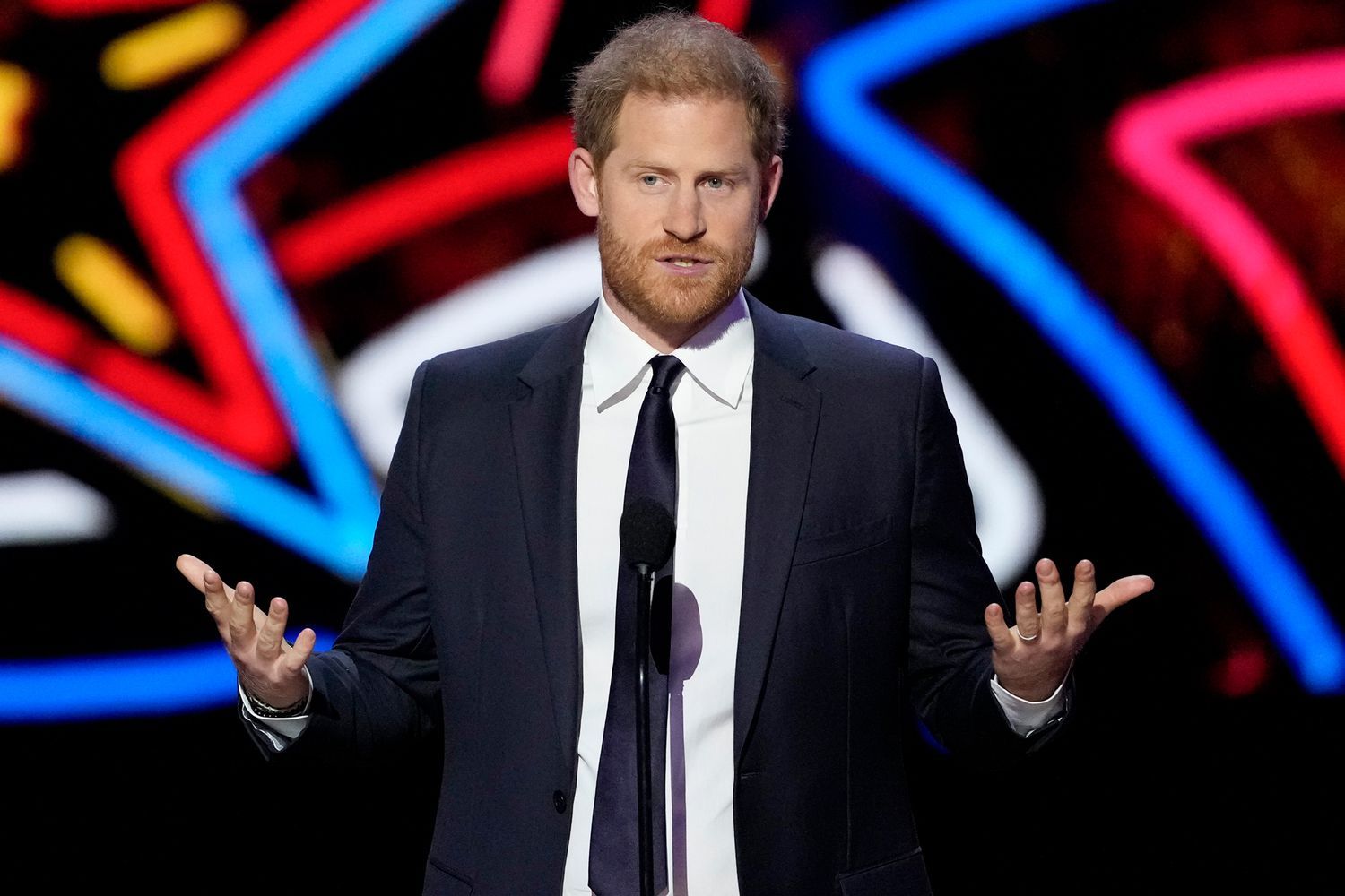 prince-harry-surprises-at-2024-nfl-honors-after-visit-with-king-charles