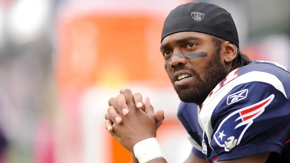 Randy Moss Reveals How He Learned Of Patriots Trade At A Nightclub
