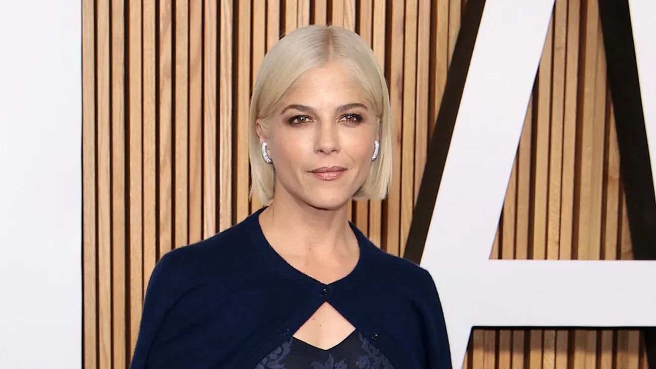 Selma Blair Issues Apology For Islamophobic Comment