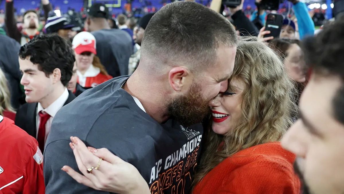Taylor Swift & Travis Kelce’s Families Enjoy Super Bowl In Suite Together