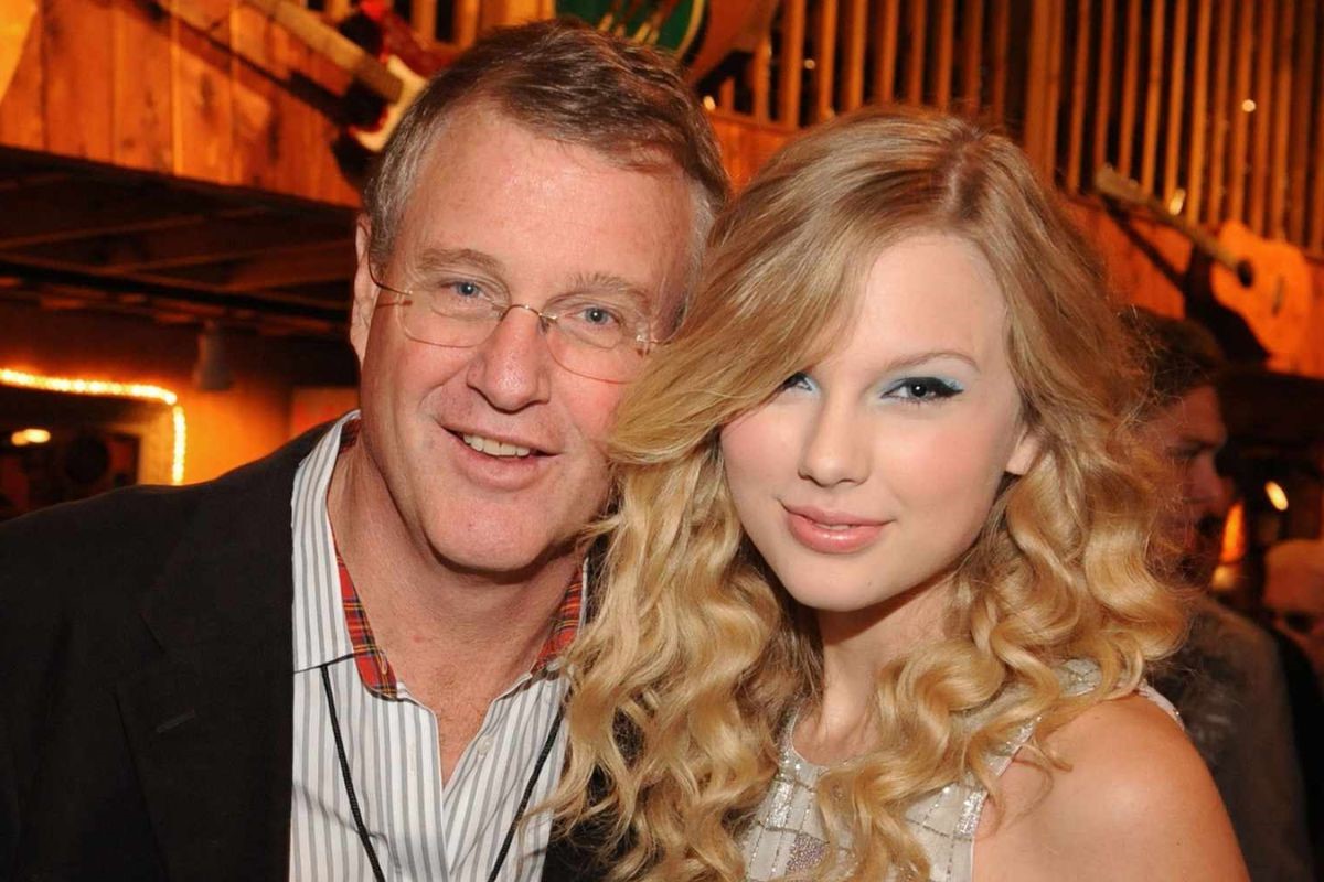 Taylor Swift’s Father Allegedly Attacked Paparazzi In Australia