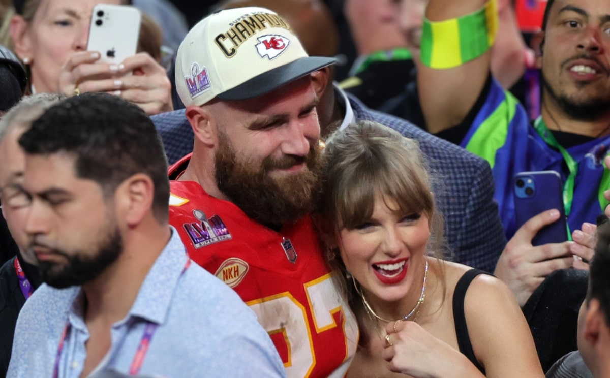 taylor-swifts-tiktok-video-with-parents-and-travis-kelce-goes-viral