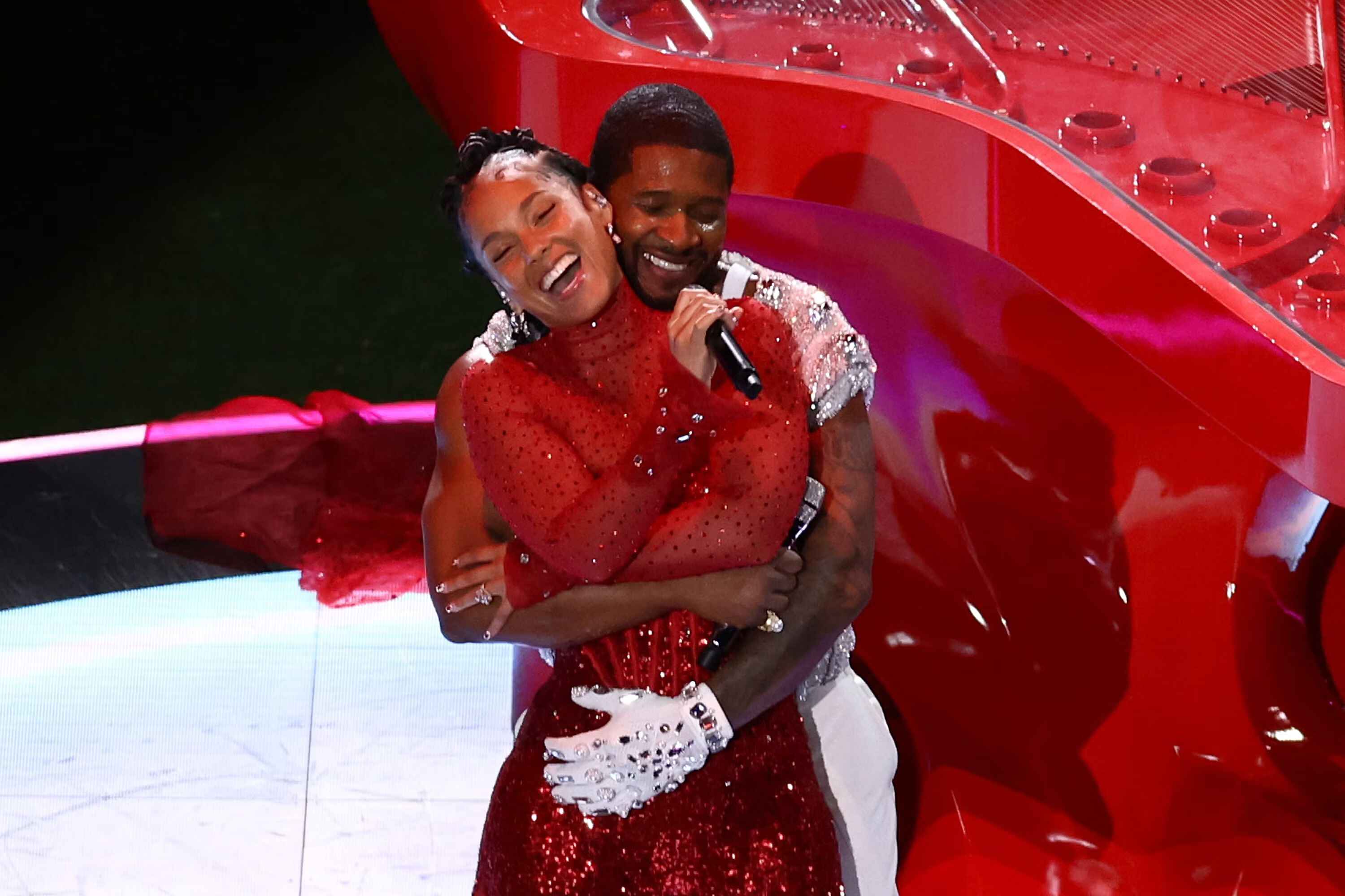 Usher’s Epic Super Bowl Halftime Show With Alicia Keys, Luda & Lil Jon